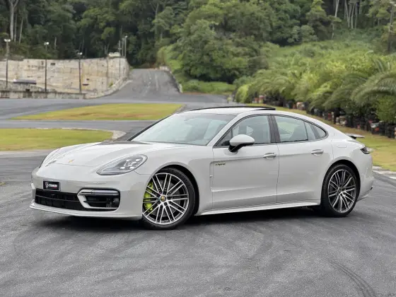 PORSCHE PANAMERA 2022