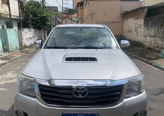 TOYOTA HILUX 2013