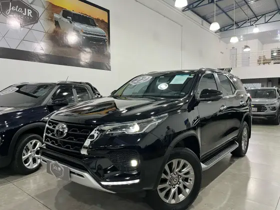 TOYOTA HILUX SW4 2022