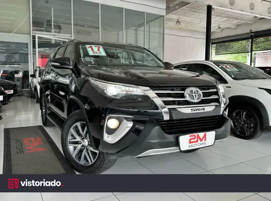TOYOTA HILUX SW4 2017