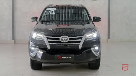 TOYOTA HILUX SW4 2018