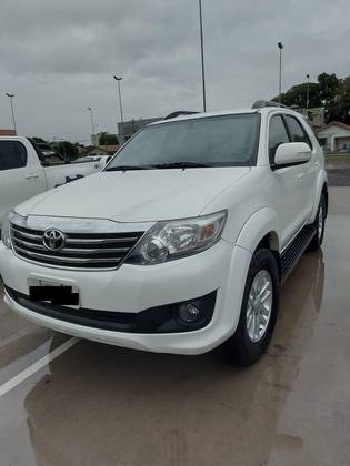 TOYOTA HILUX SW4 2015