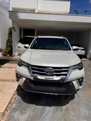 TOYOTA HILUX SW4 2018
