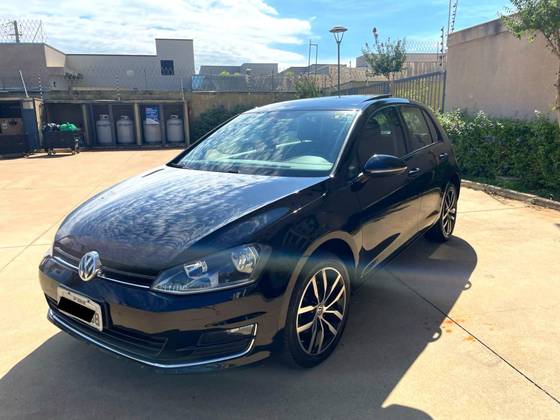 VOLKSWAGEN GOLF 2015