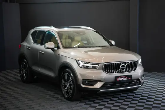 VOLVO XC40 2022