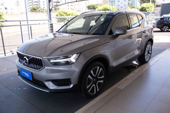VOLVO XC40 2021