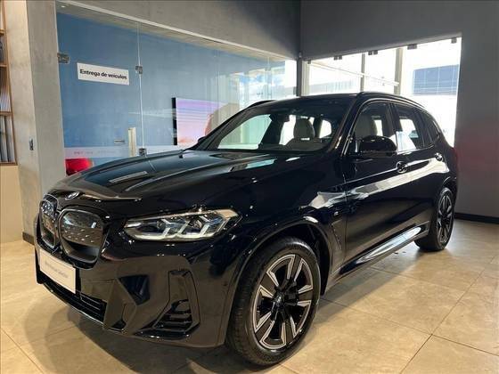 BMW iX3 2024