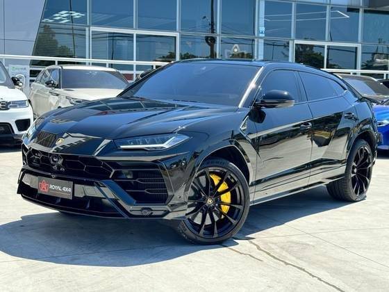 LAMBORGHINI URUS 2021