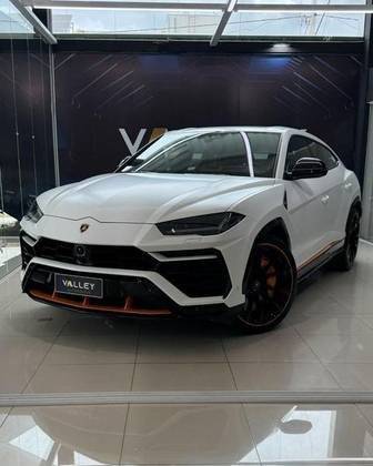 LAMBORGHINI URUS 2022