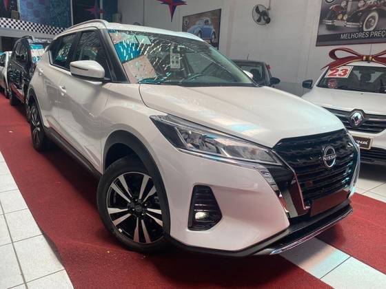NISSAN KICKS PLAY 2025