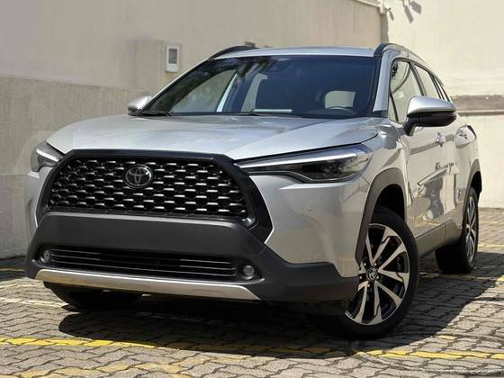 TOYOTA COROLLA CROSS 2024