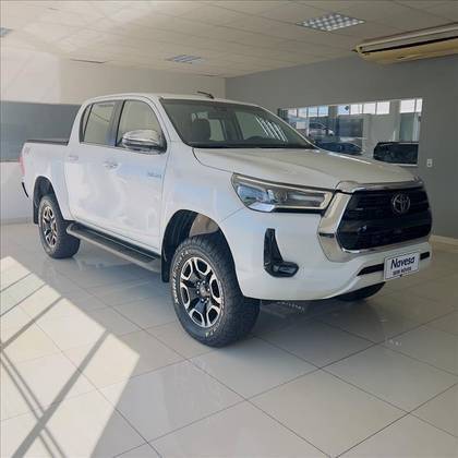 TOYOTA HILUX 2023