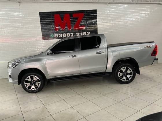 TOYOTA HILUX 2020