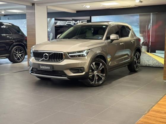 VOLVO XC40 2022