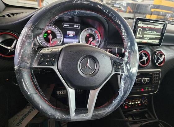 MERCEDES-BENZ A 250 2015