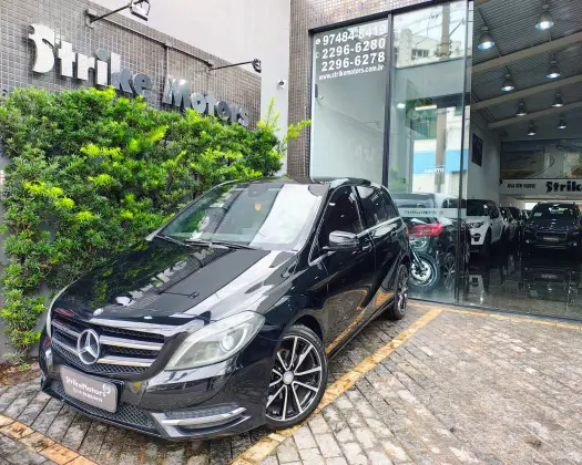 MERCEDES-BENZ B 200 2013