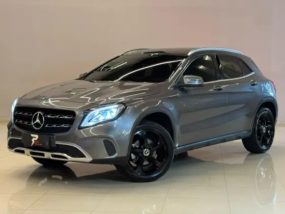 MERCEDES-BENZ GLA 200 2019