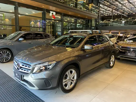 MERCEDES-BENZ GLA 200 2018