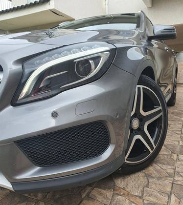 MERCEDES-BENZ GLA 250 2016