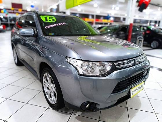 MITSUBISHI OUTLANDER 2015