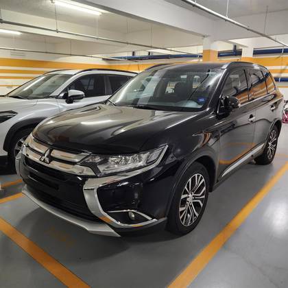 MITSUBISHI OUTLANDER 2016
