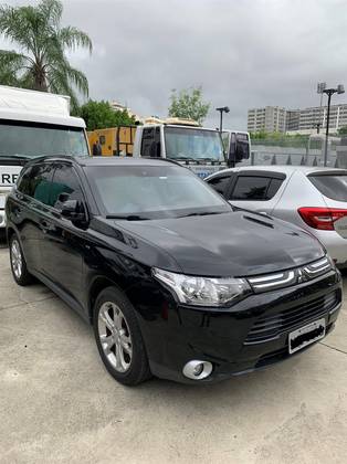MITSUBISHI OUTLANDER 2014