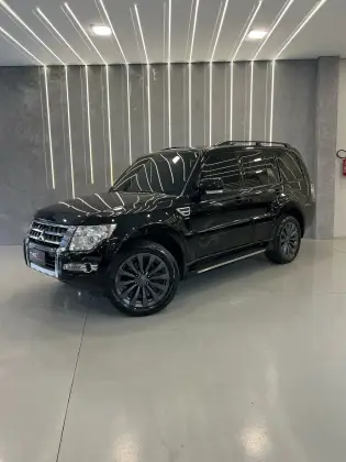 MITSUBISHI PAJERO FULL 2016