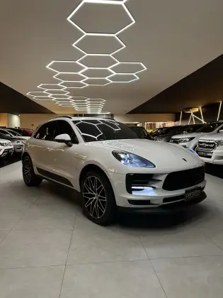 PORSCHE MACAN 2021