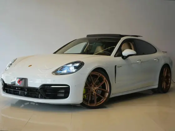 PORSCHE PANAMERA 2021