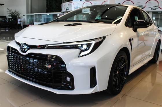 TOYOTA GR COROLLA 2024