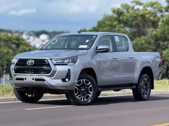 TOYOTA HILUX 2025