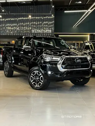 TOYOTA HILUX 2024