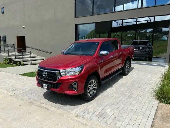 TOYOTA HILUX 2019