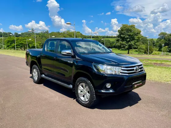 TOYOTA HILUX 2017