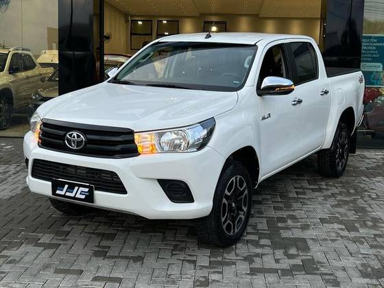 TOYOTA HILUX 2020