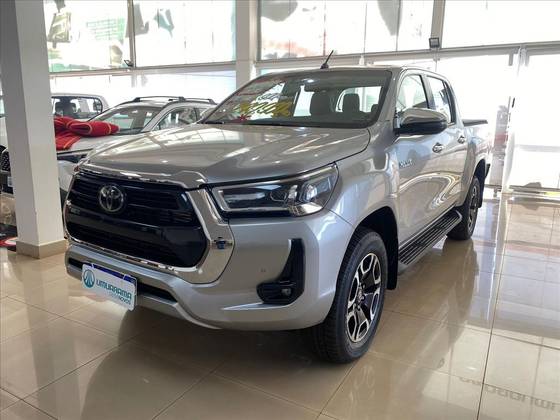 TOYOTA HILUX 2021