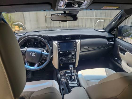 TOYOTA HILUX SW4 2022