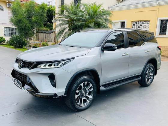 TOYOTA HILUX SW4 2022