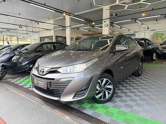 TOYOTA YARIS 2021