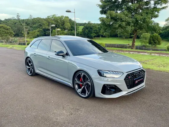 AUDI RS4 2021