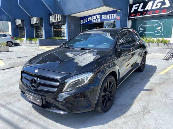 MERCEDES-BENZ GLA 200 2015