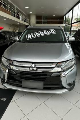 MITSUBISHI OUTLANDER 2016