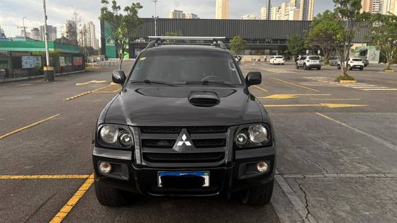MITSUBISHI PAJERO SPORT 2011