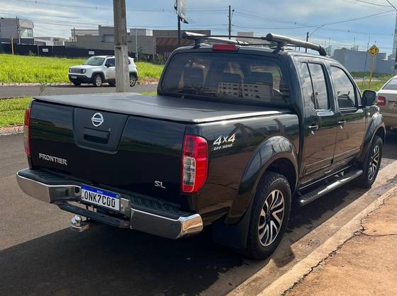 NISSAN FRONTIER 2013