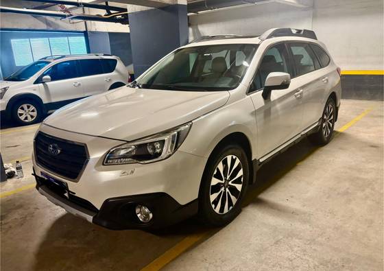 SUBARU OUTBACK 2015