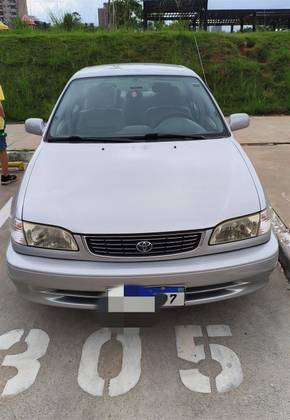 TOYOTA COROLLA 2000