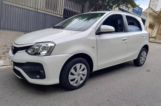 TOYOTA ETIOS 2018