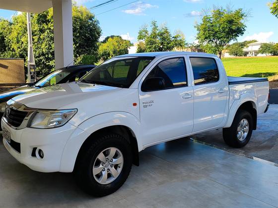 TOYOTA HILUX 2015