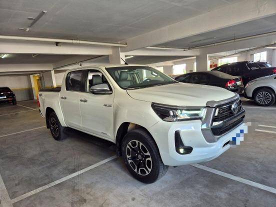 TOYOTA HILUX 2021