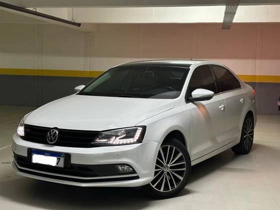 VOLKSWAGEN JETTA 2016